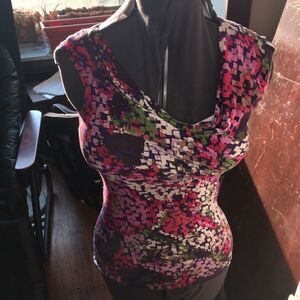 CAbi XS drape front/twist floral sleeveless blouse